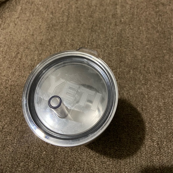 YETI Tumbler Steel Cup - Picture 4 of 5